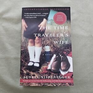 The Time Traveler's‎ Wife by Audrey Niffenegger - Paperback